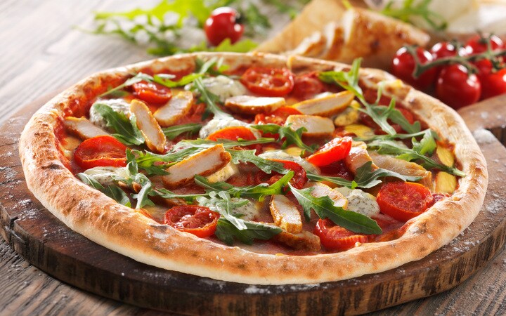 Pizza con rucola e pollo (Numéro d’article 01784)