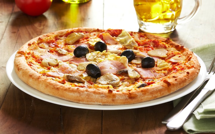 Pizza capricciosa (Artikelnummer 15165)