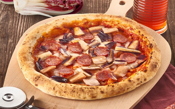 Pizza radicchio e salame (Numéro d’article 17177)