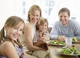 Alimentation végétarienne - dîner en famille