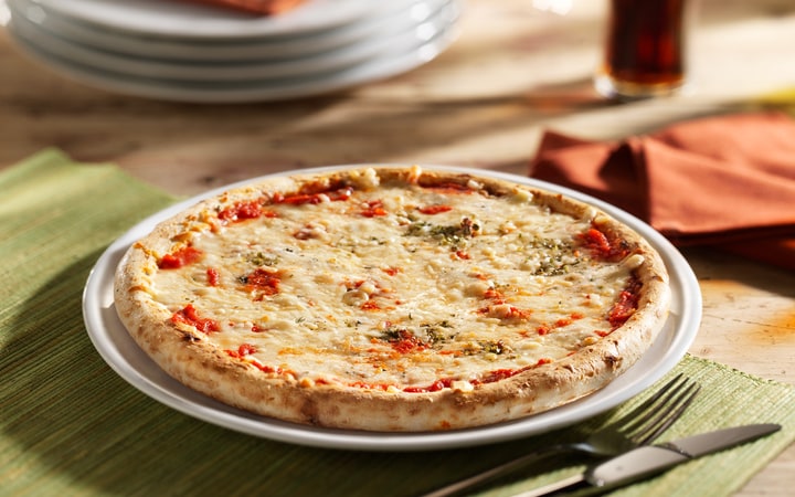 Pizza con 4 formaggi (Artikelnummer 15197)