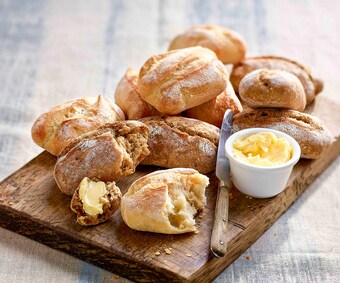 Petits pains rustiques, blancs et aux graines (Numéro d’article 02866)